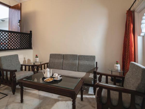 Swaroop Vilas - Lake Facing Boutique Hotel : photo 10 de la chambre suite familiale