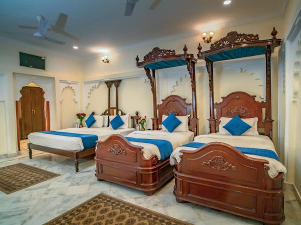 Swaroop Vilas - Lake Facing Boutique Hotel : photo 1 de la chambre suite familiale