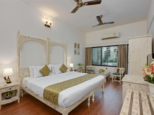 Swaroop Vilas - Lake Facing Boutique Hotel : photo 1 de la chambre chambre double deluxe avec balcon