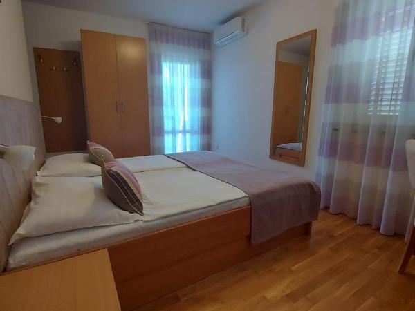 Guest house Tom : photo 1 de la chambre petite chambre double