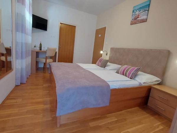 Guest house Tom : photo 5 de la chambre petite chambre double