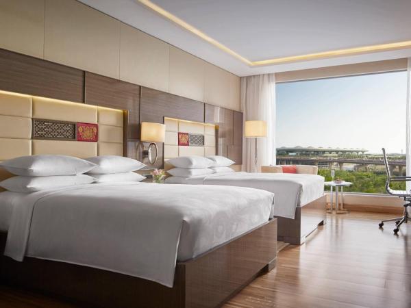 JW Marriott Mumbai Sahar Airport : photo 4 de la chambre chambre avec 2 lits doubles - vue sur ville