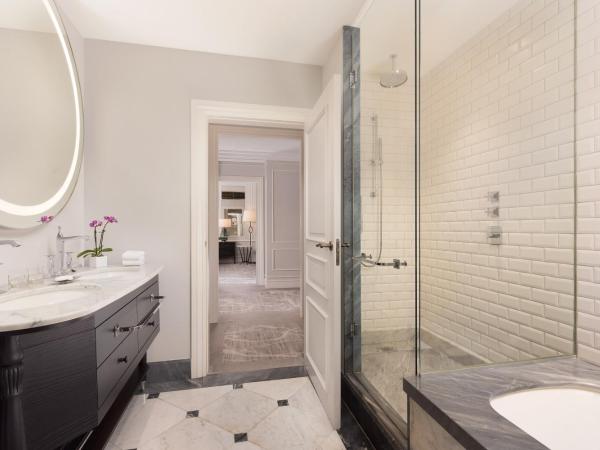 Hotel Maria Cristina, a Luxury Collection Hotel, San Sebastian : photo 5 de la chambre suite junior, 1 chambre avec 1 lit king-size - vue sur jardin