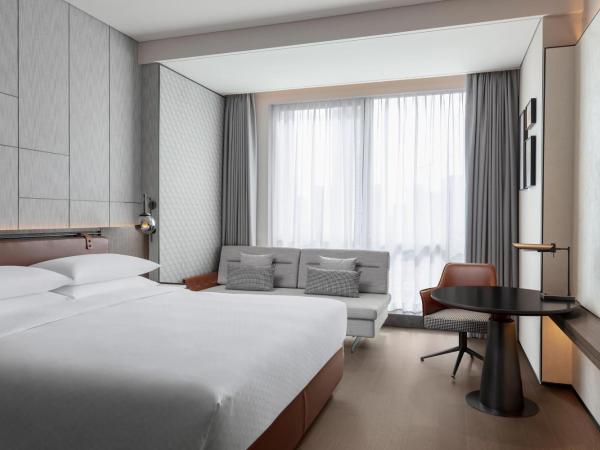 Four Points by Sheraton Chengdu Tianfu New Area : photo 1 de la chambre chambre lit king-size deluxe - vue sur ville