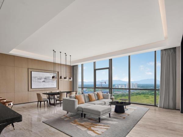 Sheraton Chengdu Pidu : photo 4 de la chambre suite 1 chambre lit king-size - accès au salon club