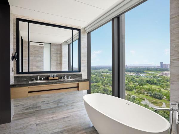 Sheraton Chengdu Pidu : photo 4 de la chambre suite 1 chambre lit king-size - accès au salon club