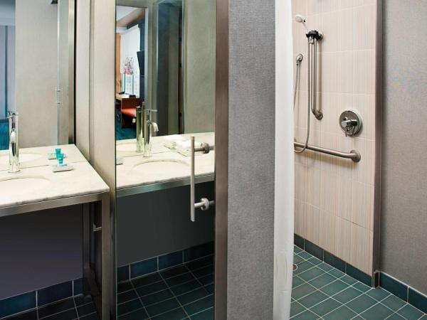 Aloft Charlotte City Center : photo 8 de la chambre chambre lit king-size aloft