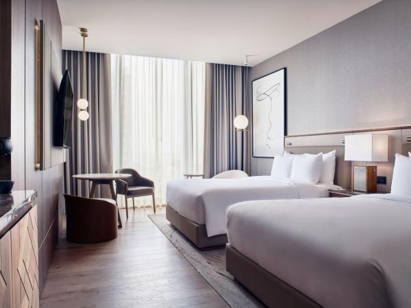 JW Marriott Hotel Guadalajara : photo 1 de la chambre chambre deluxe avec 2 lits queen-size - vue sur ville