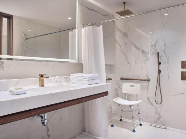 JW Marriott Hotel Guadalajara : photo 5 de la chambre chambre deluxe 1 lit king-size - vue sur ville