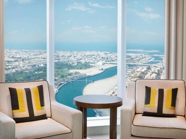 JW Marriott Marquis Hotel Dubai : photo 4 de la chambre chambre lit king-size deluxe - vue sur mer