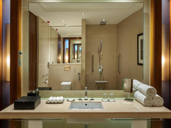 JW Marriott Marquis Hotel Dubai : photo 5 de la chambre chambre lit king-size deluxe