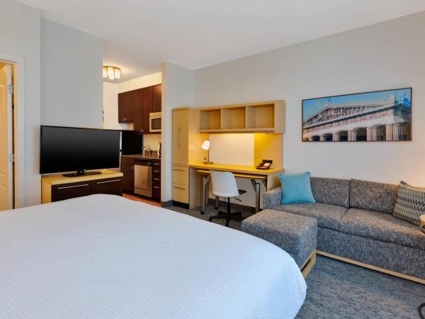 TownePlace Suites by Marriott Nashville Airport : photo 2 de la chambre studio lit king-size avec canapé-lit