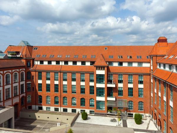Sheraton Hannover Pelikan Hotel : photo 4 de la chambre classic, guest room, 1 queen, stairway