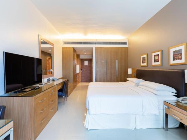 Four Points by Sheraton Bur Dubai : photo 3 de la chambre classic twin room with complimentary shuttle service to dubai mall & kite beach