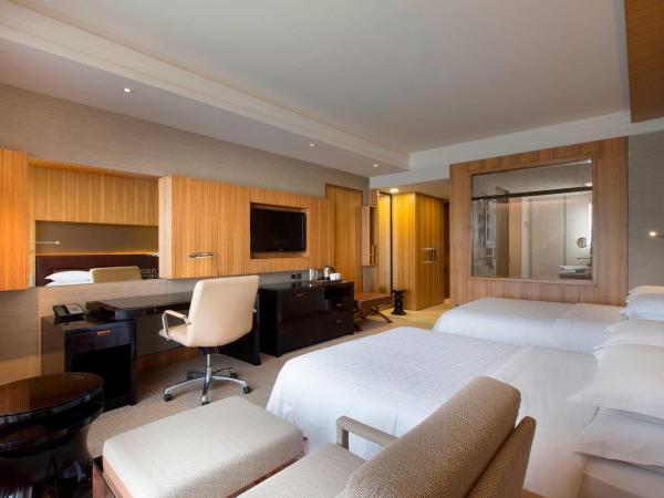 Sheraton Grand Bangalore Hotel at Brigade Gateway : photo 2 de la chambre premier deluxe, guest room, 2 queen, city view
