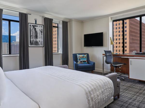 Le Meridien Indianapolis : photo 4 de la chambre chambre lit king-size, catégorie concierge level, chambre d’angle