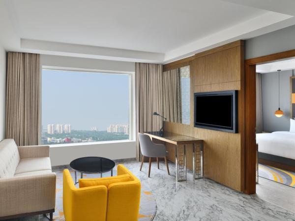 Le Meridien Hyderabad : photo 3 de la chambre deluxe suite -15% discount on food and soft beverage and spa and free club lounge acces