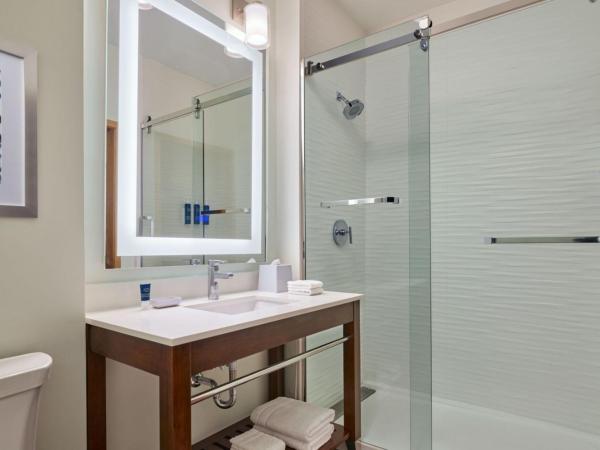 Four Points by Sheraton Houston Intercontinental Airport : photo 2 de la chambre chambre plus spacieuse avec 2 lits queen-size
