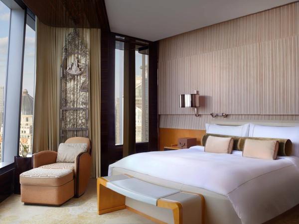 The Ritz-Carlton Shanghai, Pudong : photo 4 de la chambre suite 1 chambre lit king-size carlton - accès au salon club
