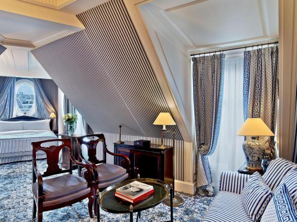 Le Dokhan's Paris Arc de Triomphe, a Tribute Portfolio Hotel : photo 3 de la chambre suite lit king-size