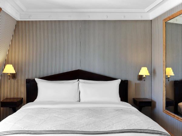 Le Dokhan's Paris Arc de Triomphe, a Tribute Portfolio Hotel : photo 4 de la chambre suite avec vue sur la tour eiffel 