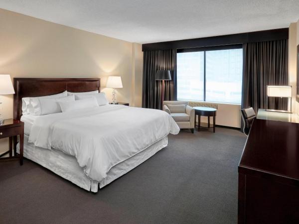 The Westin Edmonton : photo 1 de la chambre chambre traditionnelle, 1 lit king-size, bâtiment principal - vue sur ville