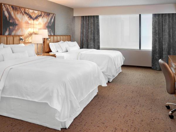 The Westin Edmonton : photo 1 de la chambre chambre deluxe plus spacieuse, 2 lits queen-size, aile deluxe - vue sur ville