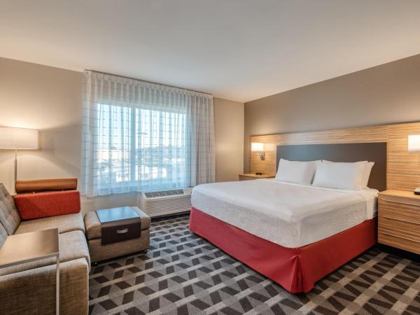 TownePlace Suites by Marriott Indianapolis Airport : photo 3 de la chambre studio lit king-size avec canapé-lit