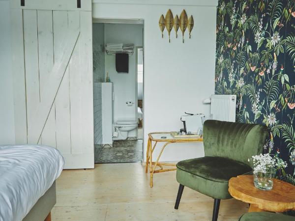 B&B Maas en Heuvel Maastricht : photo 4 de la chambre chambre triple - vue sur jardin