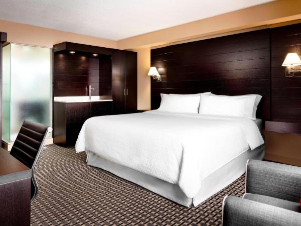 Four Points by Sheraton Mississauga Meadowvale : photo 1 de la chambre chambre lit king-size exécutive