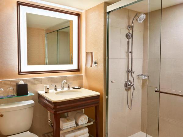 Sheraton Centre Toronto Hotel : photo 3 de la chambre chambre lit queen-size premium avec accès au salon club