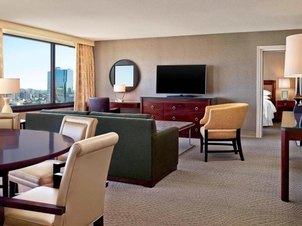 Sheraton Centre Toronto Hotel : photo 3 de la chambre suite premium avec salon et canapé-lit uniquement