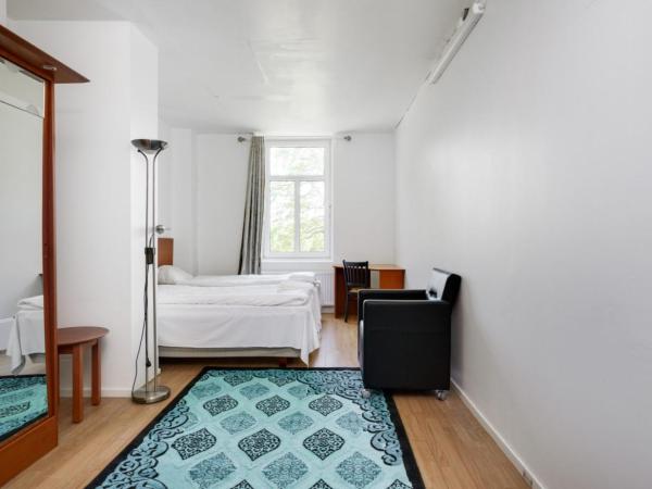 Hotell Hof : photo 6 de la chambre chambre double avec salle de bains commune