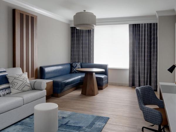 Austin Marriott South : photo 3 de la chambre suite lit king-size avec canapé-lit