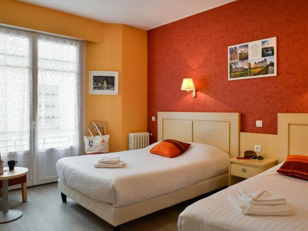 Logis Hôtel Des Châteaux De La Loire : photo 4 de la chambre chambre triple confort