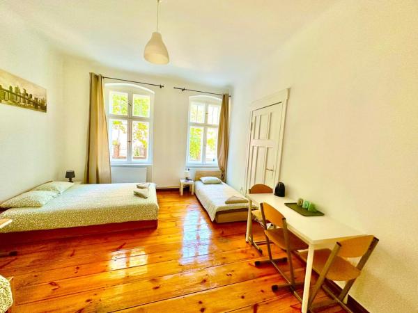 Atlas' House : photo 5 de la chambre chambre double avec lit d'appoint