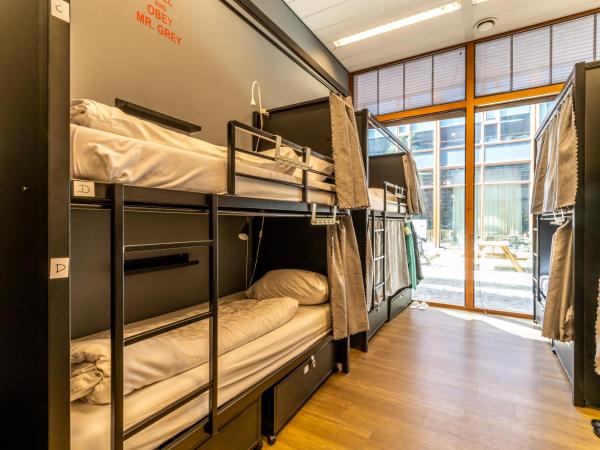 Hostelle - women only hostel Amsterdam : photo 2 de la chambre lit dans dortoir pour femmes de 12 lits