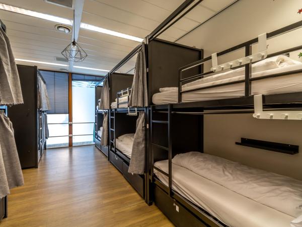 Hostelle - women only hostel Amsterdam : photo 10 de la chambre lit dans dortoir pour femmes de 10 lits