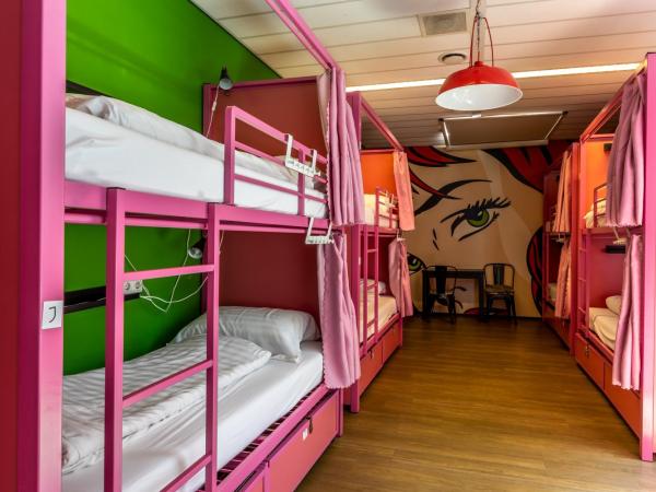 Hostelle - women only hostel Amsterdam : photo 7 de la chambre lit dans dortoir pour femmes de 12 lits