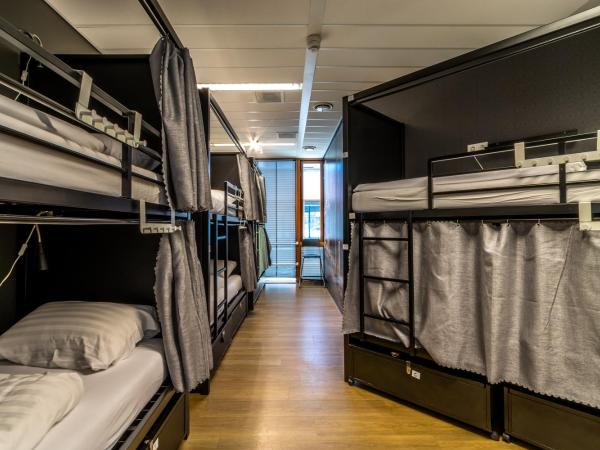 Hostelle - women only hostel Amsterdam : photo 6 de la chambre lit dans dortoir pour femmes de 8 lits