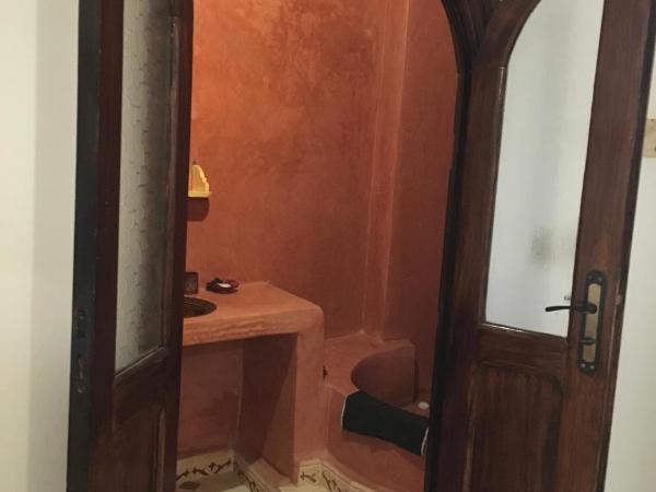 Dar Ann : photo 3 de la chambre chambre double avec salle de bains privative