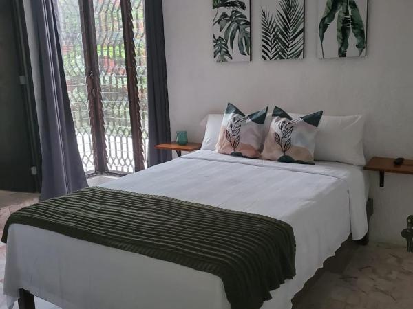 Casa Las Palmas : photo 2 de la chambre chambre double avec salle de bains privative