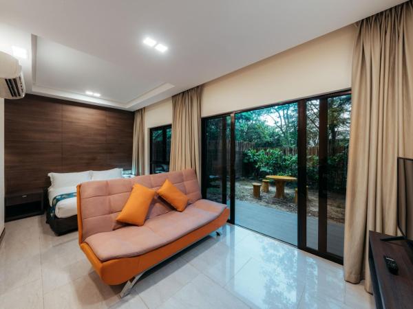 Kranji Sanctuary Resort : photo 2 de la chambre chambre lit queen-size avec baignoire spa