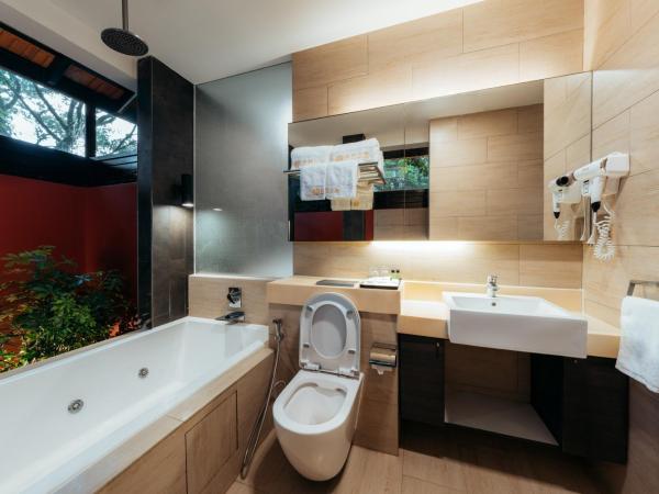 Kranji Sanctuary Resort : photo 4 de la chambre chambre lit queen-size avec baignoire spa