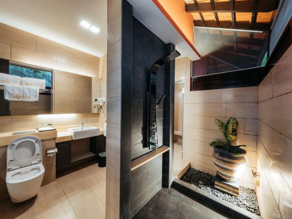 Kranji Sanctuary Resort : photo 5 de la chambre chambre lit queen-size avec baignoire spa