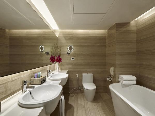 The Landmark Bangkok - SHA Extra Plus : photo 3 de la chambre suite deluxe