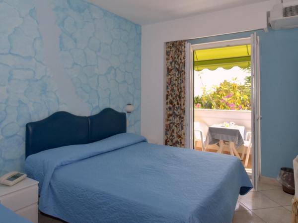 Hotel L'Approdo : photo 2 de la chambre chambre triple - vue sur mer