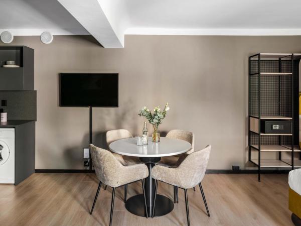 numa I Hallen Apartments : photo 3 de la chambre extra large studio with kitchenette and sofa bed