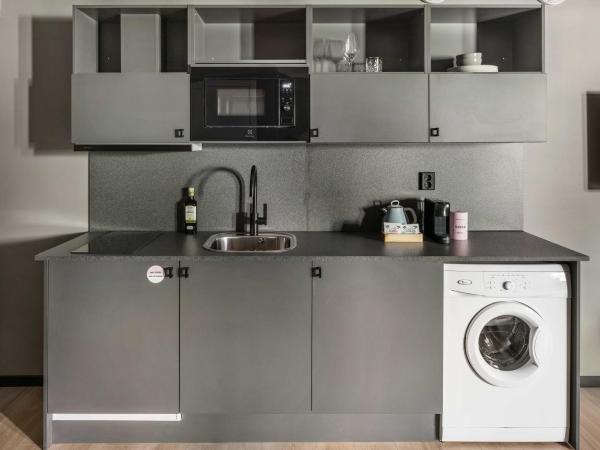 numa I Hallen Apartments : photo 9 de la chambre extra large studio with kitchenette and sofa bed