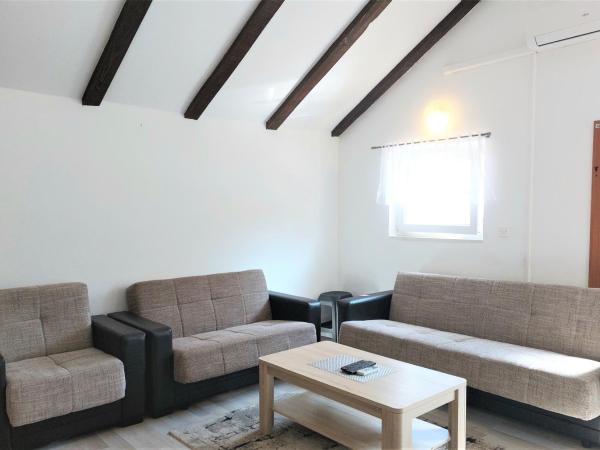 AMORE house with apartment : photo 6 de la chambre appartement avec balcon